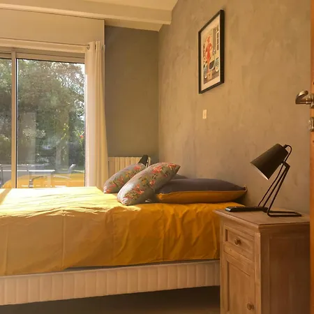 Double Avec Salle De Bain Et Toilettes Separes , Kitchenette Partagee Проживание в семье Ла-Рошель